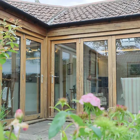 Musthay Mews Tockington Holiday home