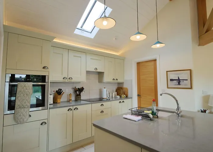 Musthay Mews Tockington * Bristol