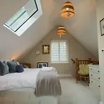 Musthay Mews Tockington Holiday home
